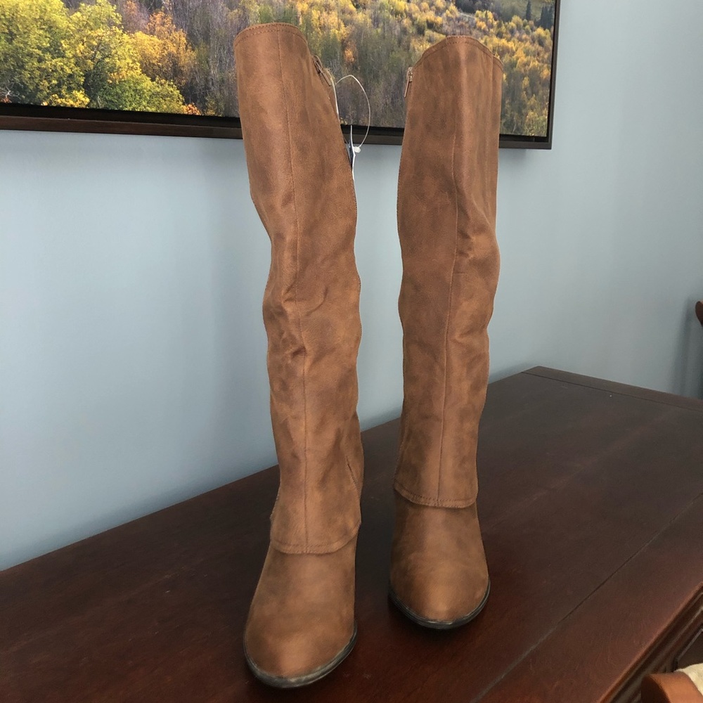 fergalicious boots taupe suede